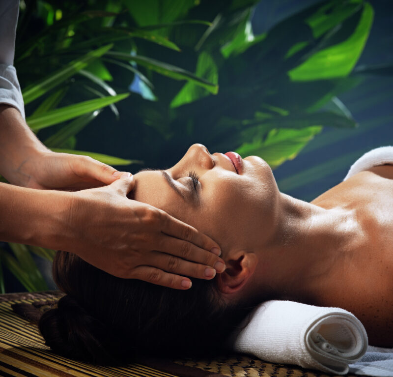 Masaż pleców, ramion i głowy